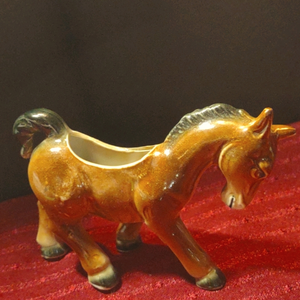 Vintage small horse planter/Occupied Japan